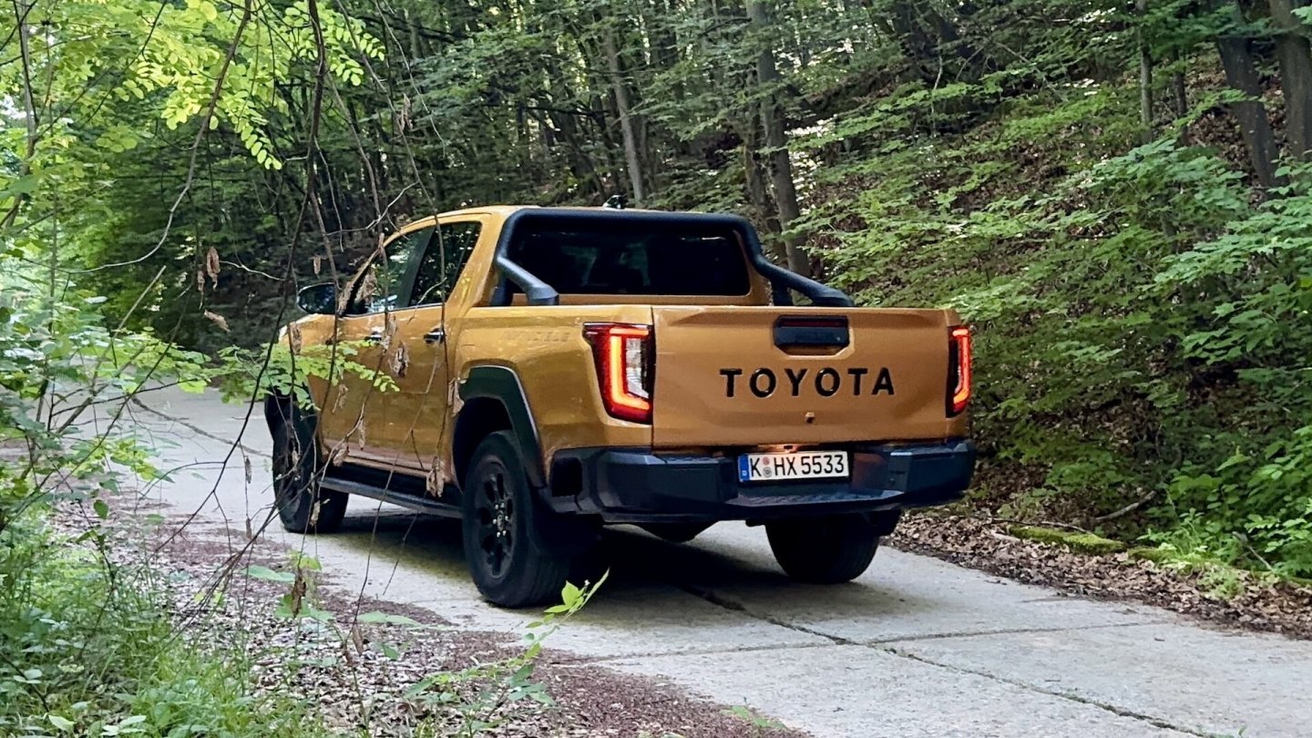 Der 48V-Mildhybrid-Diesel mit 204 PS ist aus dem Vorgänger und dem Land Cruiser bekannt.