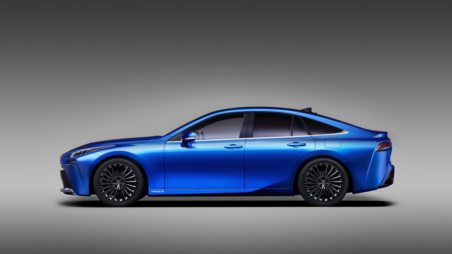 Der neue Toyota Mirai treibt die Hinterräder an. Der neue Toyota Mirai treibt die Hinterräder an.