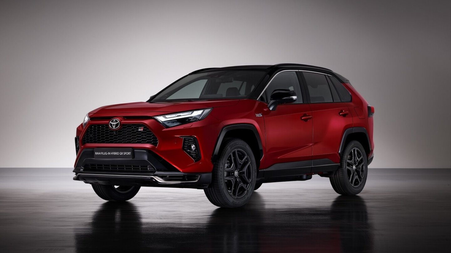 Die Baureihe RAV4 gibt es seit 1994. Den Plug-in Hybriden seit 2020. Die Baureihe RAV4 gibt es seit 1994. Den Plug-in Hybriden seit 2020.