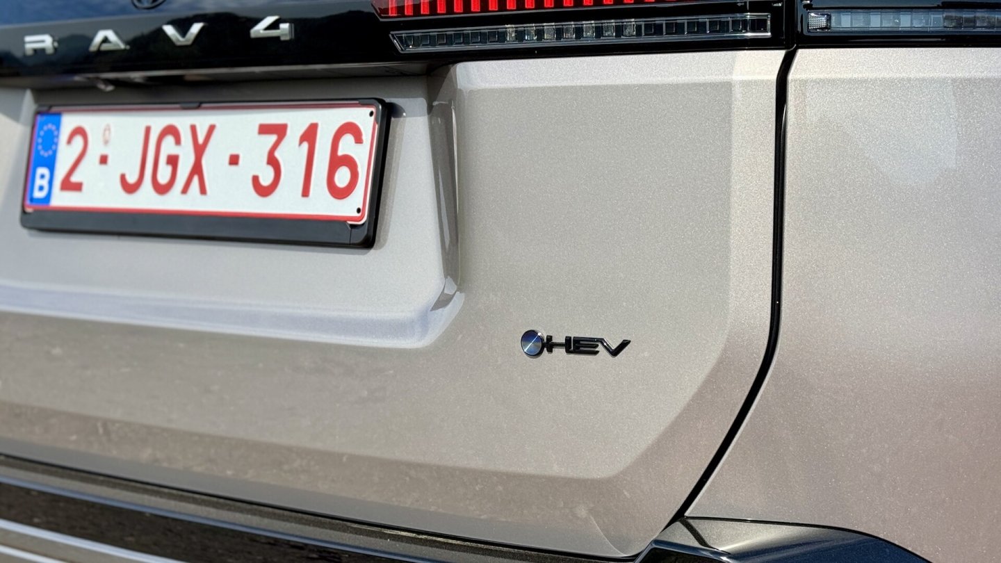 Auch den neuen RAV4 gibt es wieder als Hybrid mit und ohne Stecker.