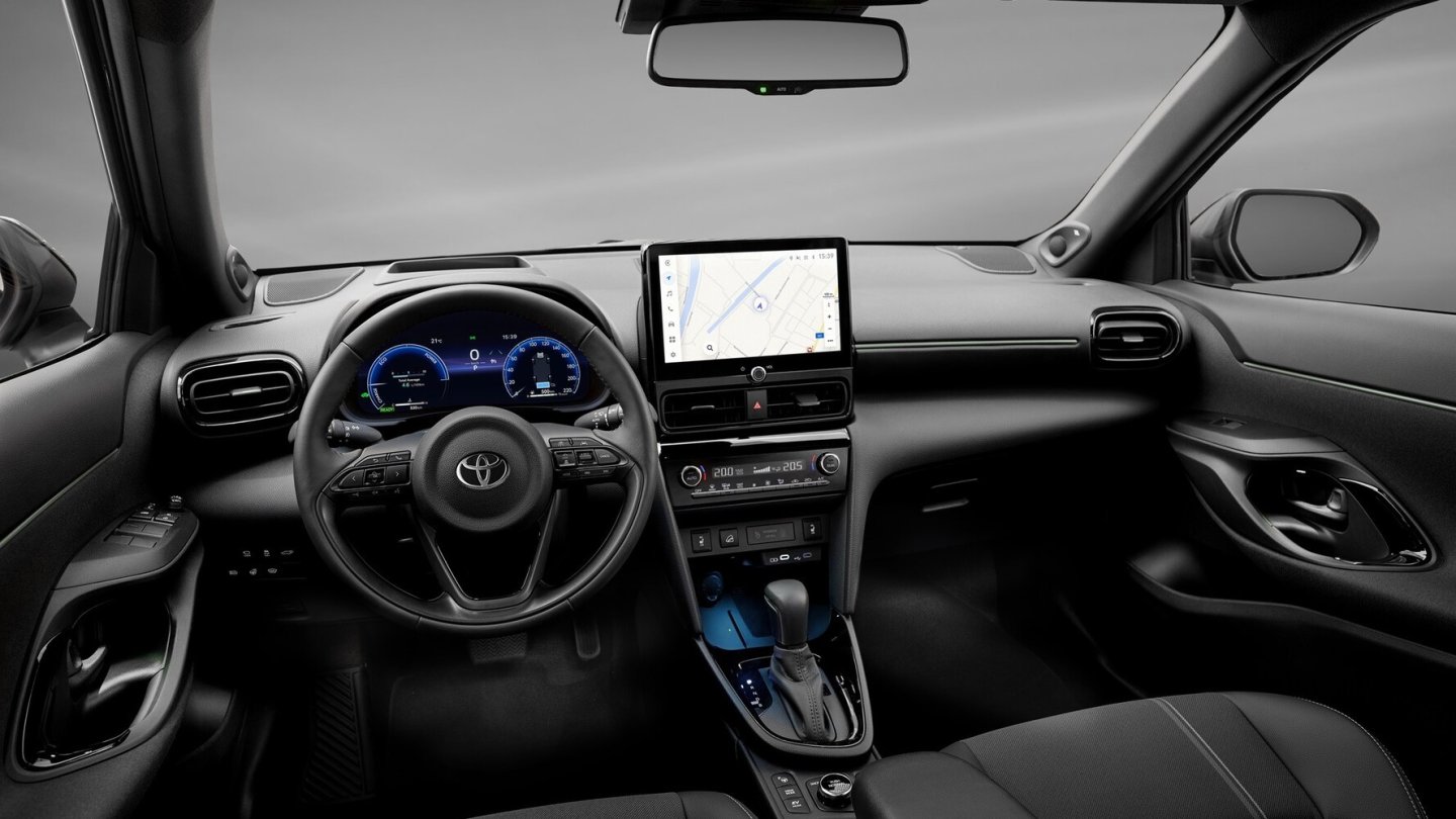 Je nach Ausstattung gibt es unterschiedliche Displays für Instrumente und Multimedia. Je nach Ausstattung gibt es unterschiedliche Displays für Instrumente und Multimedia.