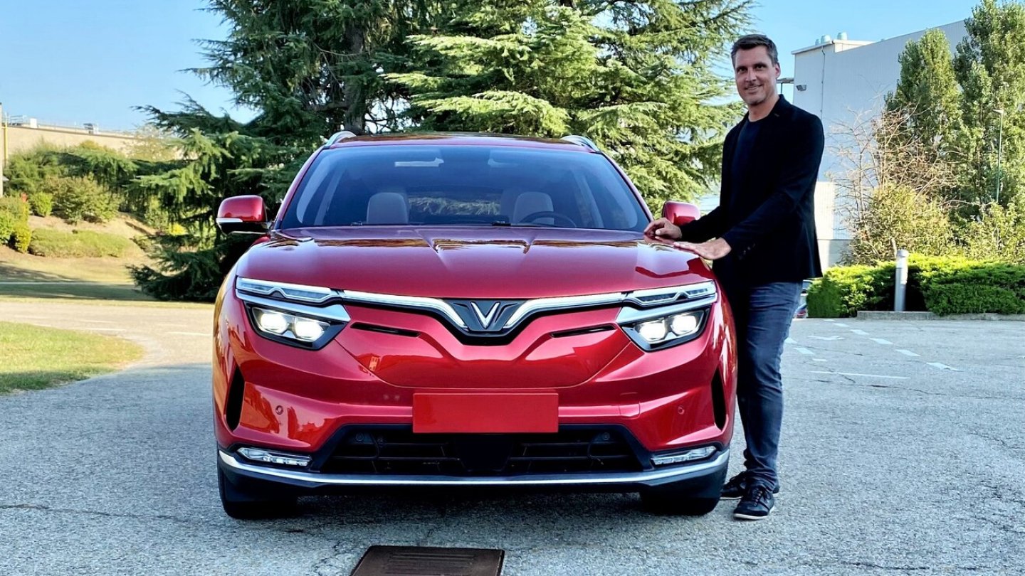 Der VinFast VF 8 startet bei 43.900 Euro, zuzüglich Mietbatterie. Der VinFast VF 8 startet bei 43.900 Euro, zuzüglich Mietbatterie.