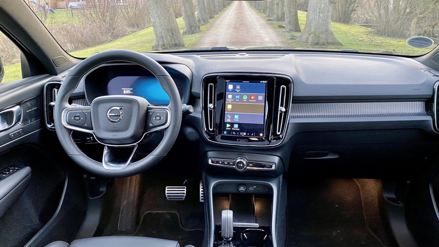 Im Bild: Das Cockpit des XC40. Der Innenraum des C40 dürfte sich davon nicht unterscheiden. Im Bild: Das Cockpit des XC40. Der Innenraum des C40 dürfte sich davon nicht unterscheiden.