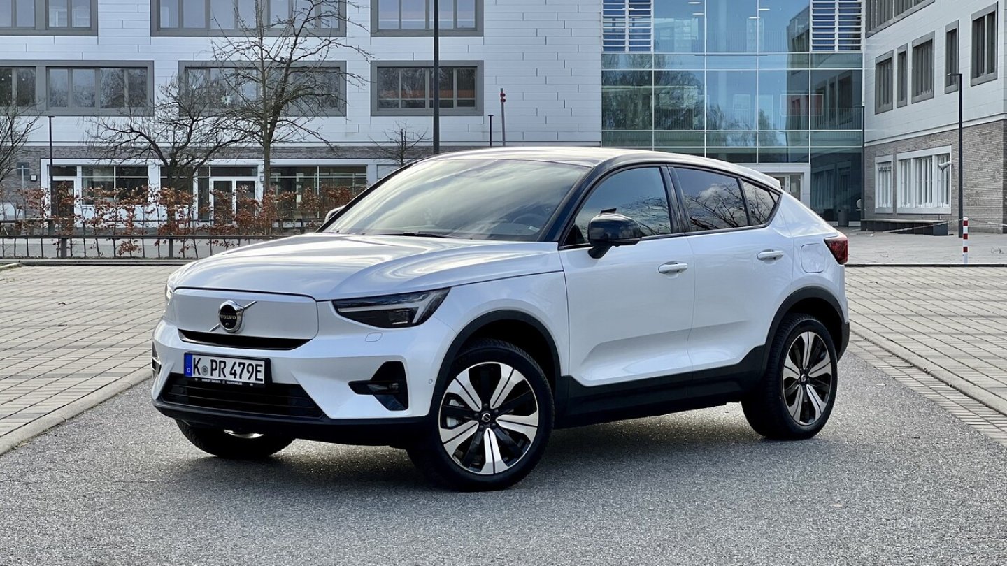 Auch der Volvo C40 wird als Single-Motor-Version zu haben sein. Auch der Volvo C40 wird als Single-Motor-Version zu haben sein.