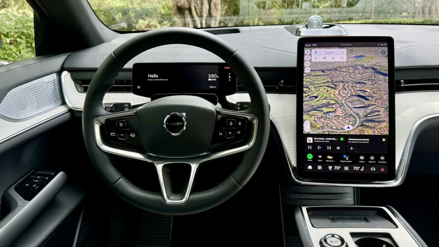 Android Automotive von Google ist bei Volvo das Betriebssystem für die Infotainment-Software. Android Automotive von Google ist bei Volvo das Betriebssystem für die Infotainment-Software.