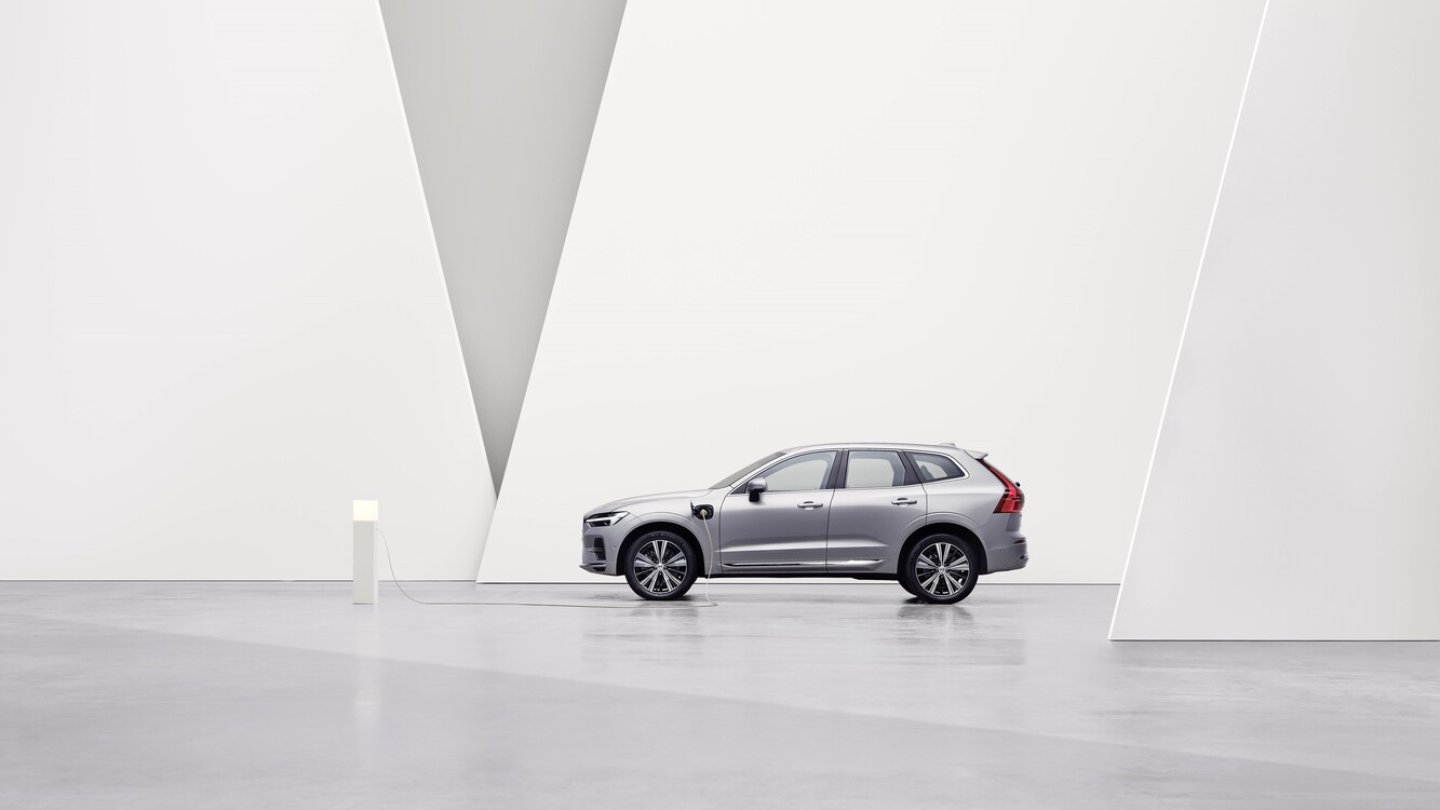 Neue Innenraum-Optionen und leichte optische Änderungen für den XC60. Neue Innenraum-Optionen und leichte optische Änderungen für den XC60.