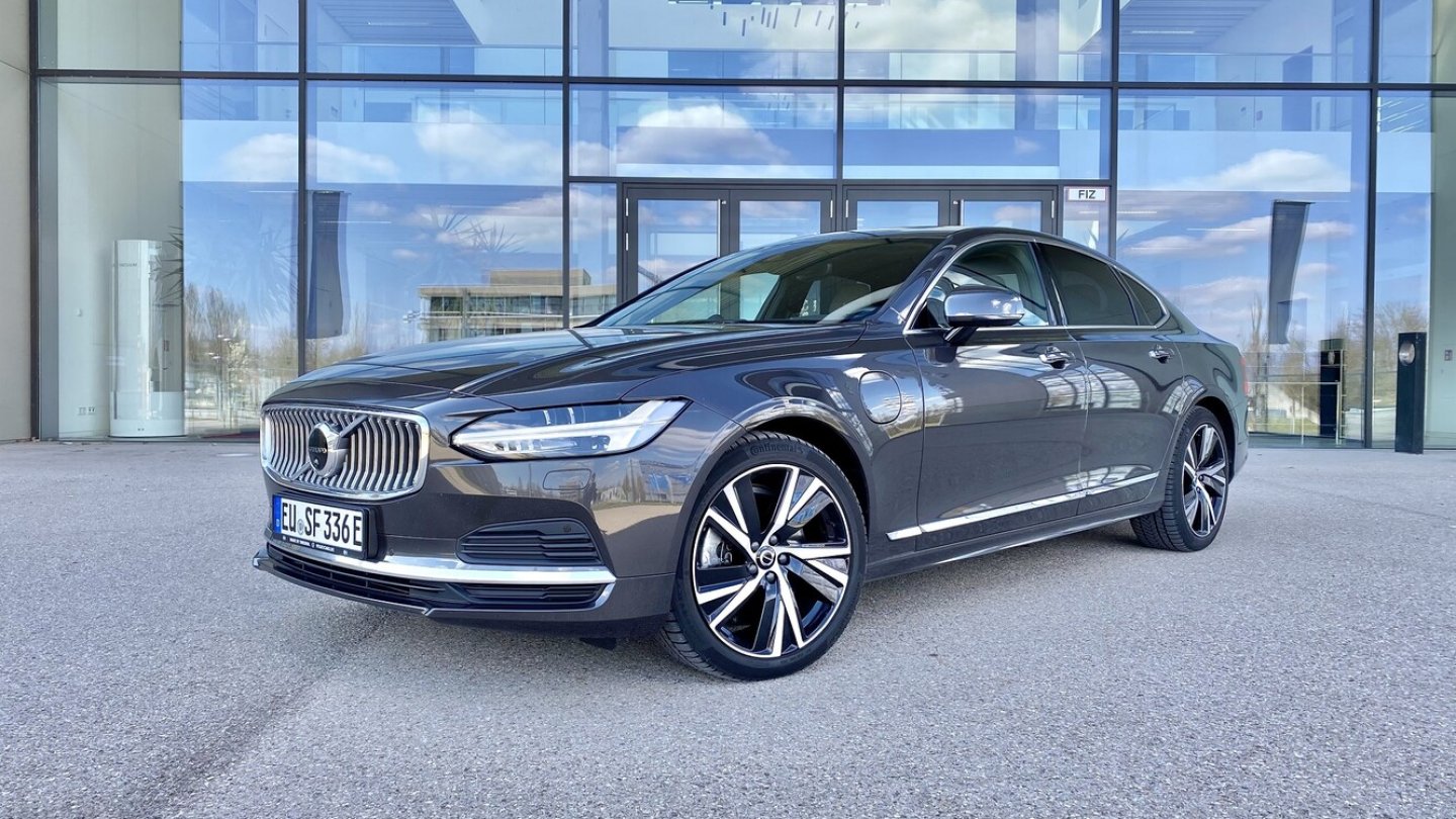 Volvo S90 Recharge T8 AWD Volvo S90 Recharge T8 AWD