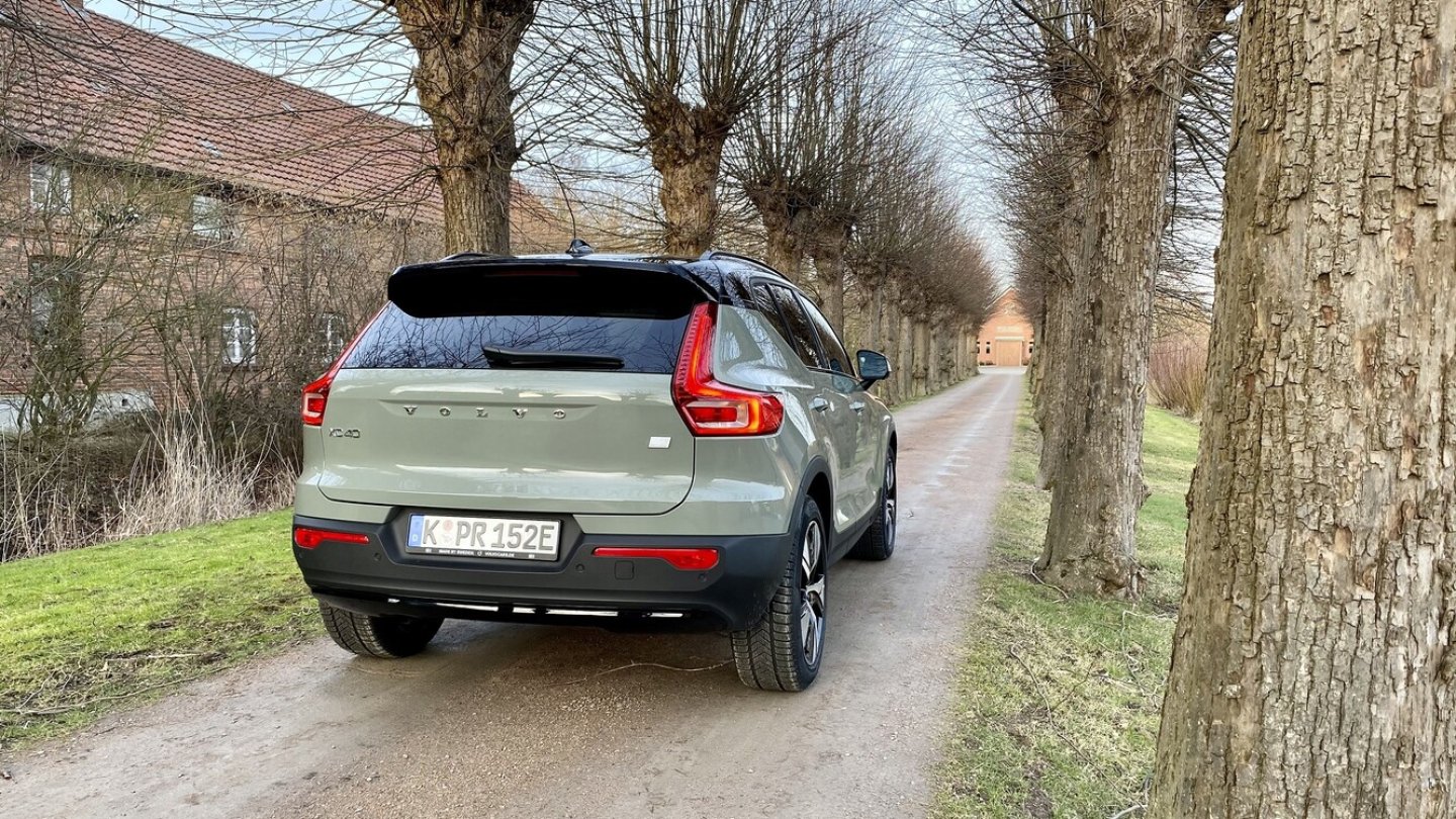 Das Heck zeigt bekanntes XC40-Design. Das Heck zeigt bekanntes XC40-Design.