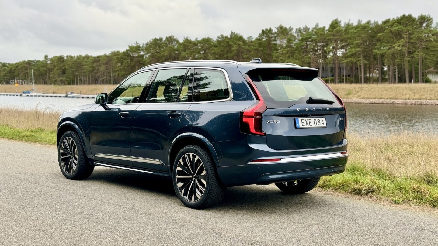Auf Testfahrt mit dem Volvo XC90 B5, dem Mildhybrid-Benziner mit 250 PS. Auf Testfahrt mit dem Volvo XC90 B5, dem Mildhybrid-Benziner mit 250 PS.