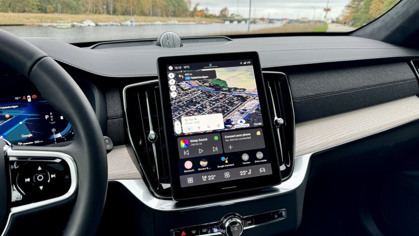 Das Infotainmentdisplay ist größer, Gogole stellt das Betriebssystem. Das Infotainmentdisplay ist größer, Gogole stellt das Betriebssystem.