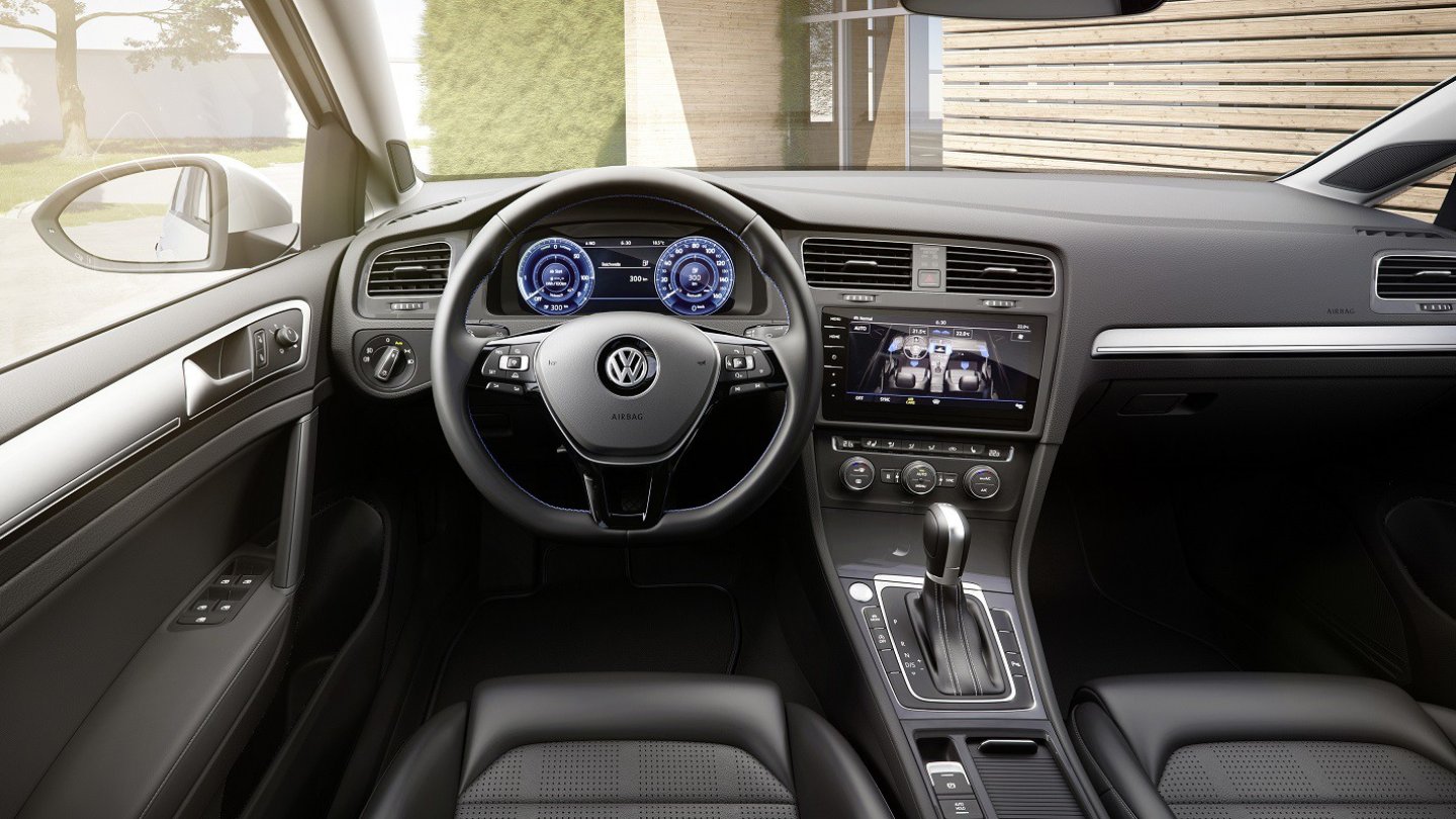 Auch der e-Golf bekommt das neue Infotainment-Paket mit großem Display und Gestensteuerung Auch der e-Golf bekommt das neue Infotainment-Paket mit großem Display und Gestensteuerung
