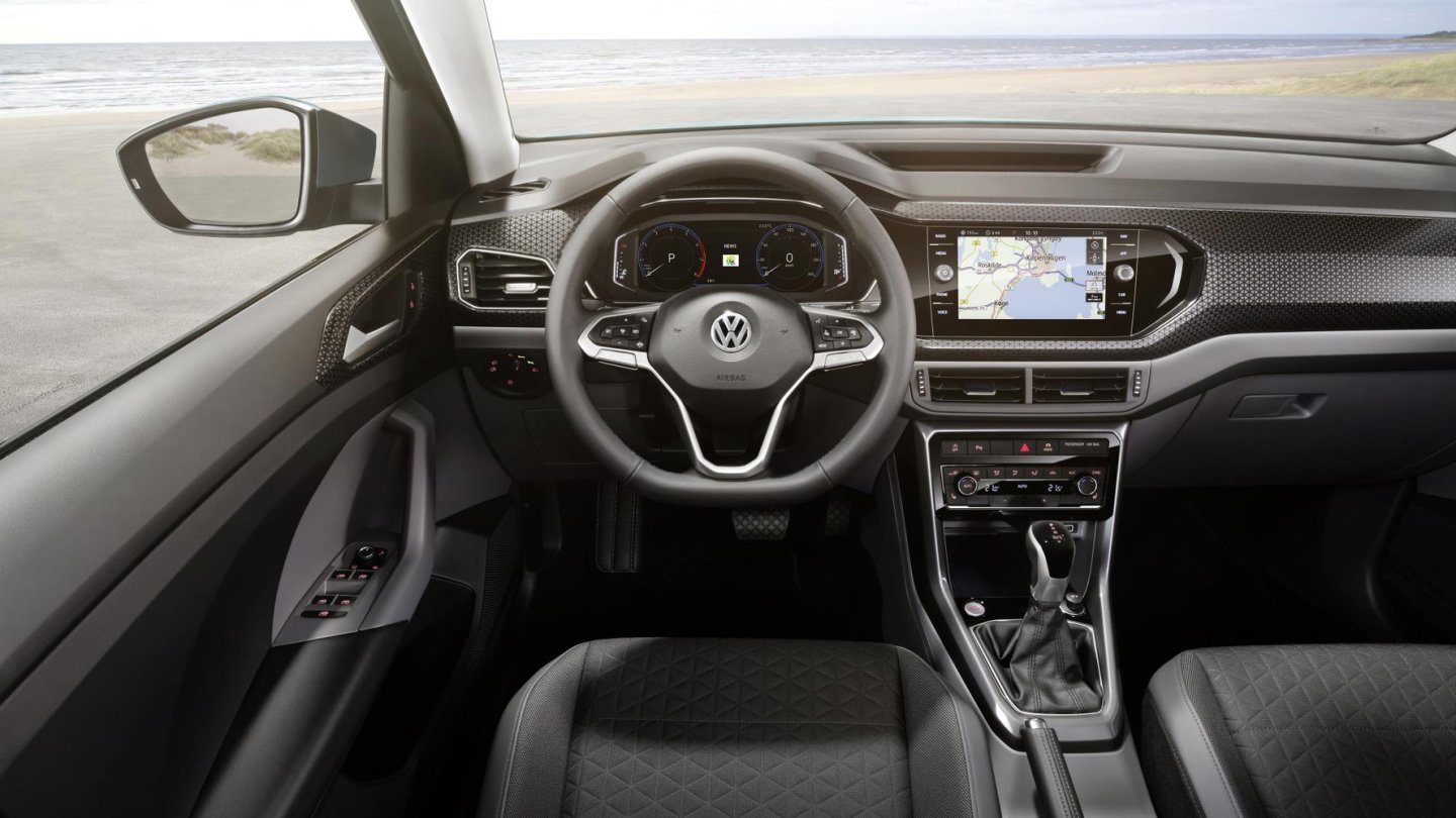 Endlich gibt es ein neues Lenkrad bei VW. Endlich gibt es ein neues Lenkrad bei VW.