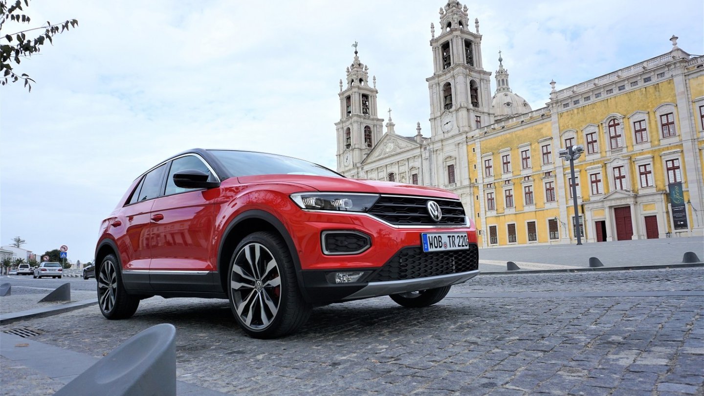 Kompakt genug für die Innenstadt: der neue VW T-Roc. Kompakt genug für die Innenstadt: der neue VW T-Roc.
