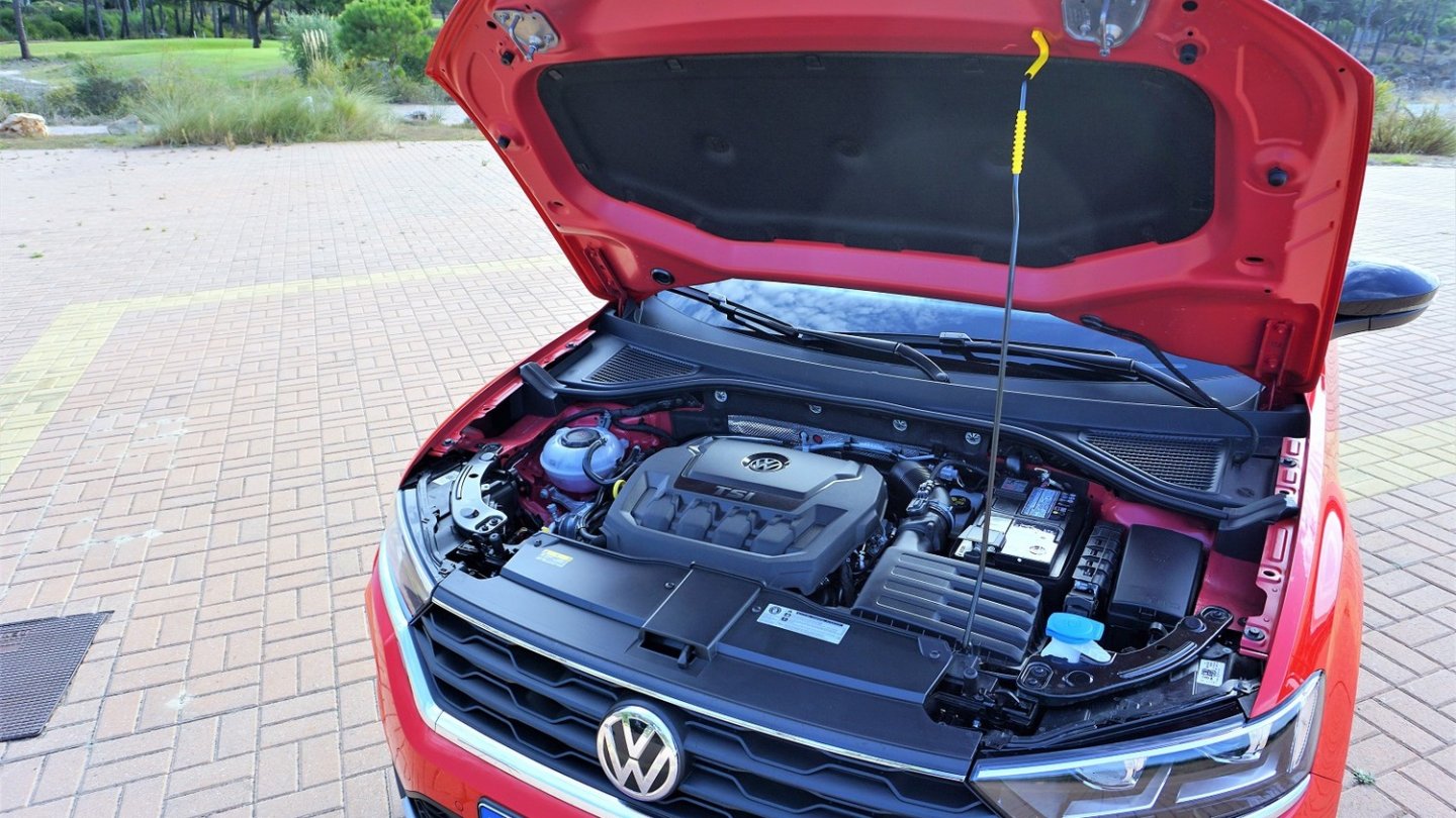 Der 2.0 TSI mit 190 PS mag für manche Naturen im VW T-Roc fast schon übermotorisiert wirken. Der 2.0 TSI mit 190 PS mag für manche Naturen im VW T-Roc fast schon übermotorisiert wirken.