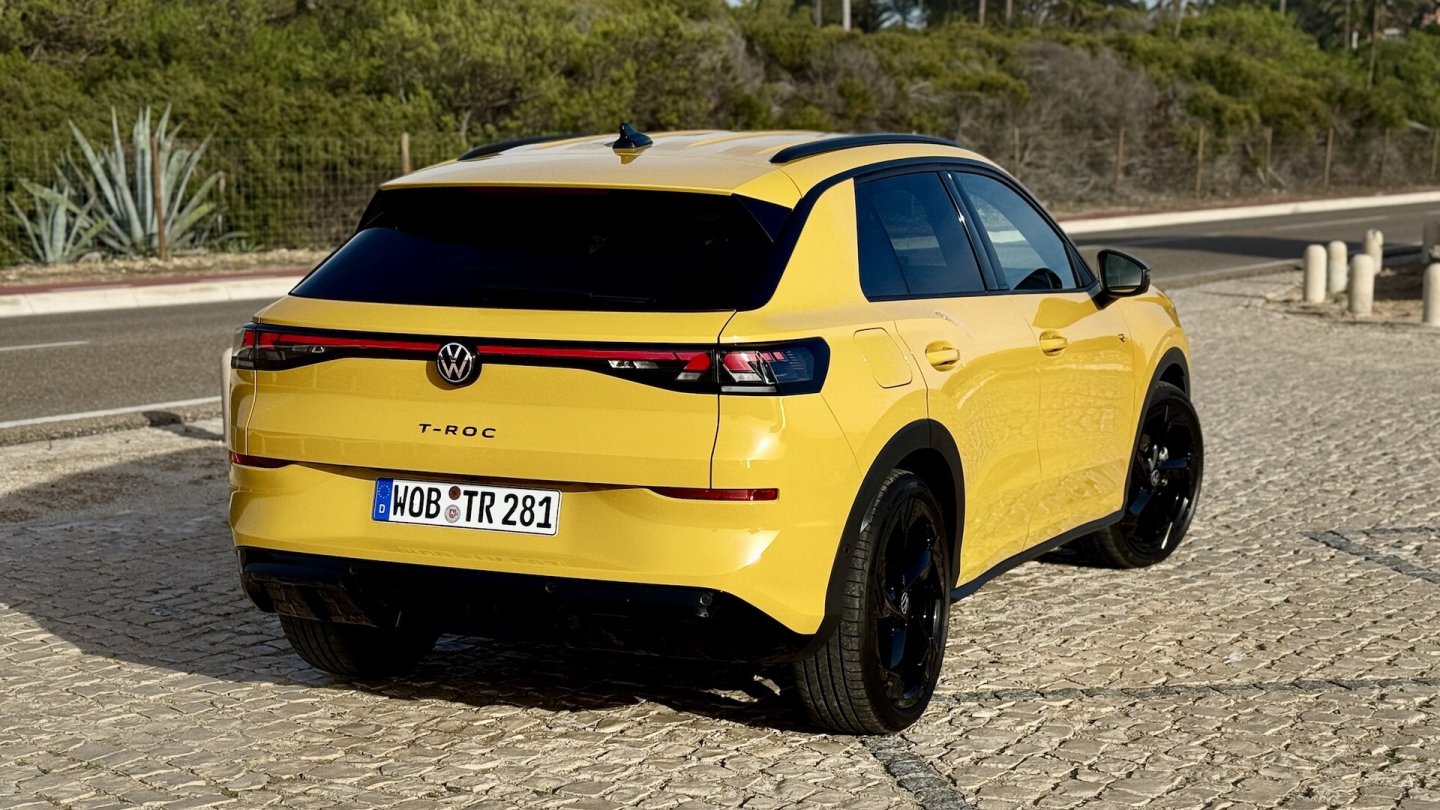 Umstieg in einen T-Roc mit 150 PS, hier als R-Line in der Farbe Canary Yellow.