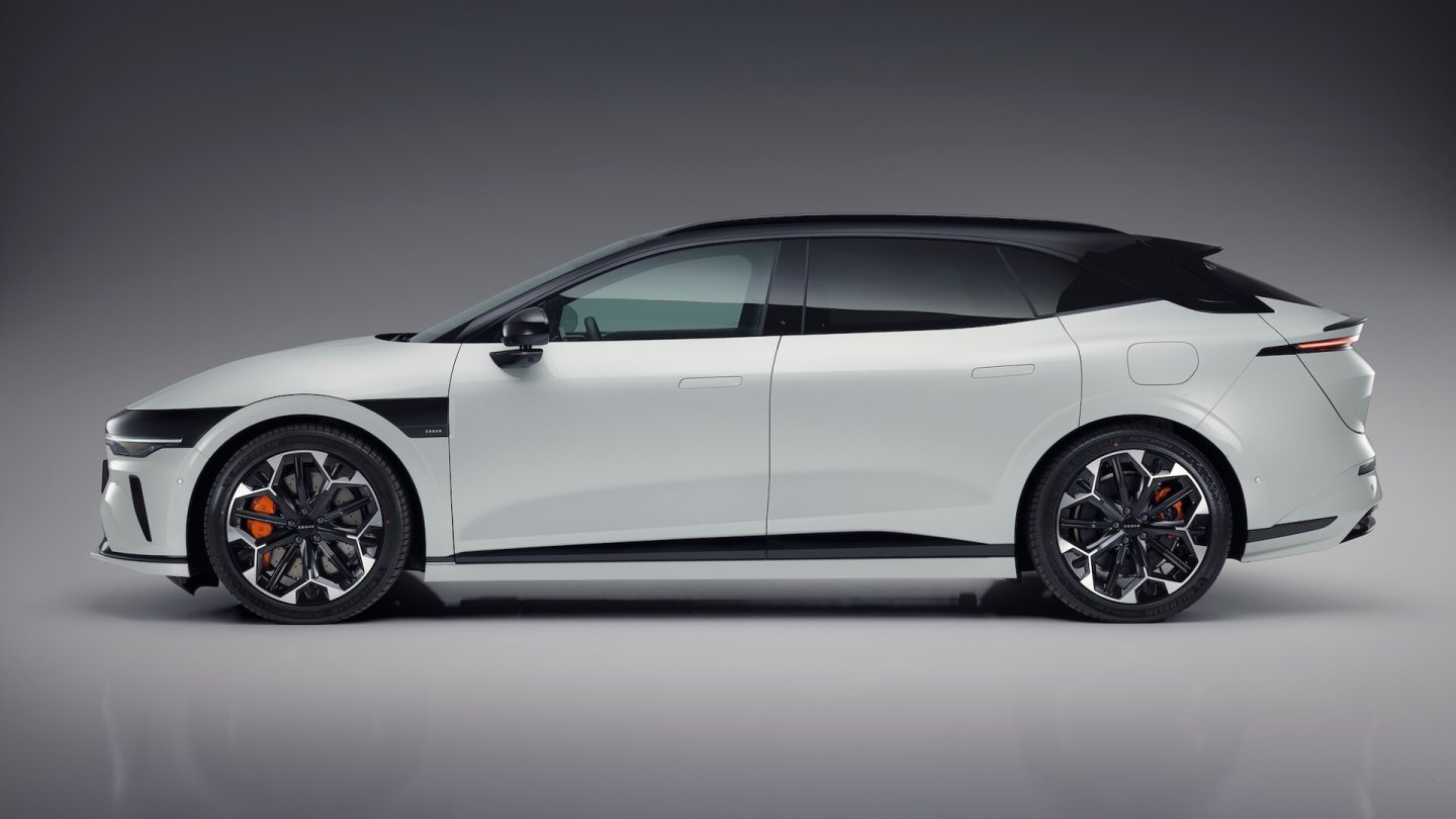 Das Dach in schwarzer Kontrastlackierung ist Teil der Privilege-Ausstattung.